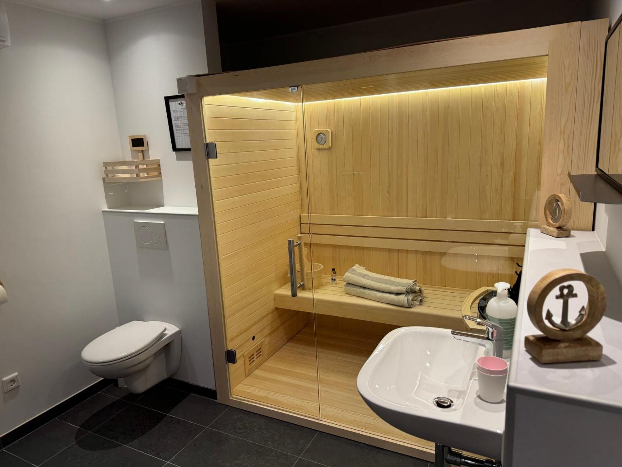 Ommi Kese See-Suite Sauna Biggesee Ольпе Экстерьер фото